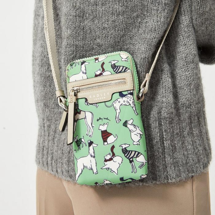  London Off On An Adventure, Medium Zip Around Phone Crossbody