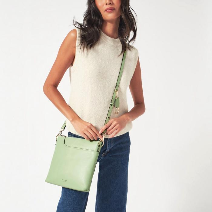  London Pockets 2.0, Medium Zip-Top Cross Body