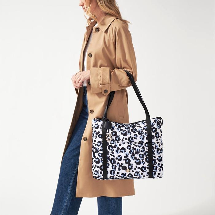  London London 24/7 Leopard, Medium Zip-Top Shoulder