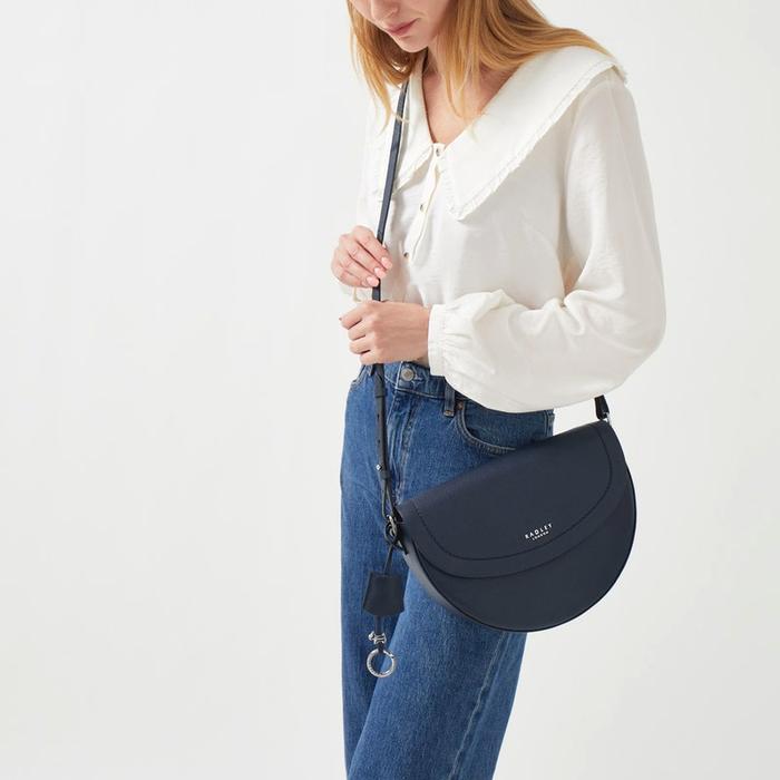  London Reeves Close, Medium Flapover Crossbody